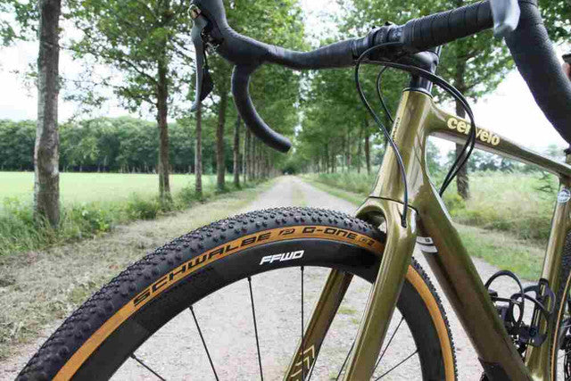 Paire de roues gravel  - TLR Disque - DT240 / Shimano HG / Sram XDR