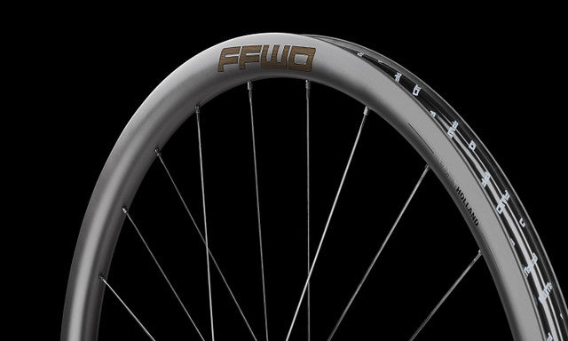PAIRE DE ROUES RYOT 33 - TLR Disque - FFWD / Sram XDR ET Shimano HG  New 2025