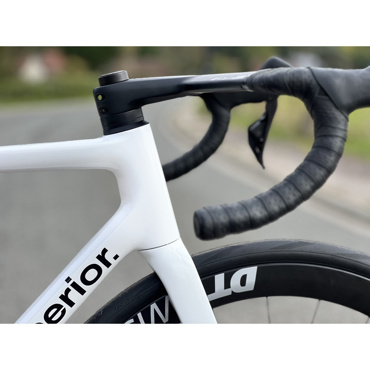 VÉLO DE ROUTE SUPERIOR RR 9.8 CARBON  Matte Carbon/White 2025